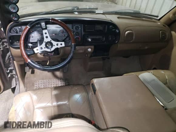 2000 Dodge 2500 z VIN 1B7KC2362YJ173570, wystawiony jako Copart lot #85821524 z przebiegiem Nie podano mil oraz Szkoda całkowita • Salvage title. Historia ofert i sprzedaży dostępna na DreamBid. Obrazek 8.
