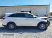 2016 Kia Sorento LX z VIN 5XYPG4A33GG134564, wystawiony jako IAAI lot #43376274 z przebiegiem 83 792 mil mil oraz . Historia ofert i sprzedaży dostępna na DreamBid. Obrazek 14.