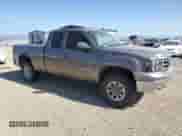 2013 GMC Sierra 1500 SL с VIN 1GTR2UEA7DZ161117, выставлен на аукционе Copart как лот 81020835 с пробегом 209 635 миль миль и Чистый • Clean title. История ставок и продаж доступна на DreamBid. Изображение 4.