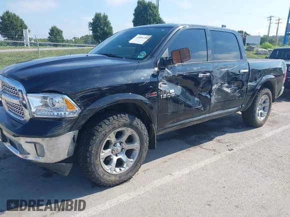2018 Ram 1500 Laramie z VIN 1C6RR7NM3JS258608, wystawiony jako IAAI lot #42891789 z przebiegiem 140 581 mil mil oraz . Historia ofert i sprzedaży dostępna na DreamBid. Obrazek 2.