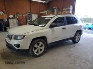 2014 Jeep Compass Sport z VIN 1C4NJDBB2ED670674, wystawiony jako Copart lot #81611375 z przebiegiem 138 670 mil mil oraz Czysty tytuł • Clean title. Historia ofert i sprzedaży dostępna na DreamBid. Obrazek 1.