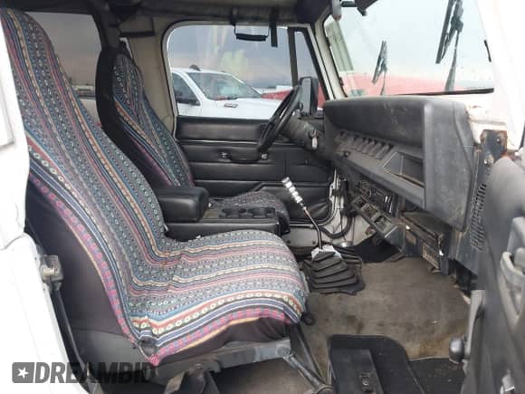 1993 Jeep Wrangler with VIN 1J4FY29SXPP226027, listed as a IAAI auction lot 42854577 with 157,915 mi miles and . Bid and sale history available at DreamBid. Image 5.