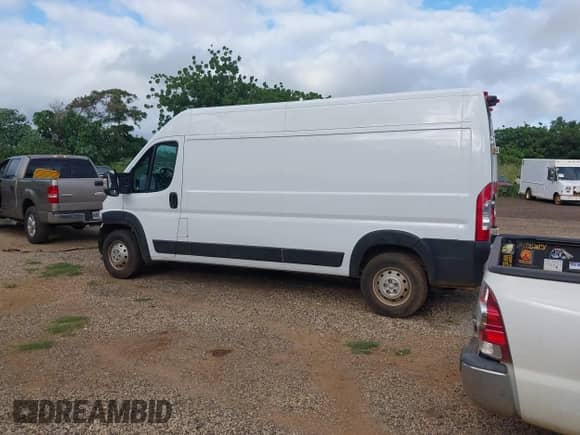 2021 Ram ProMaster Cargo with VIN 3C6LRVDG8ME554950, listed as a IAAI auction lot 40776375 with 30,354 mi miles and . Bid and sale history available at DreamBid. Image 3.