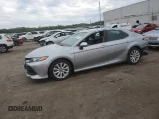 2019 Toyota Camry SE z VIN 4T1B11HK1KU853497, wystawiony jako Copart lot #82010015 z przebiegiem 101 804 mil mil oraz Szkoda całkowita • Salvage title. Historia ofert i sprzedaży dostępna na DreamBid. Obrazek 1.