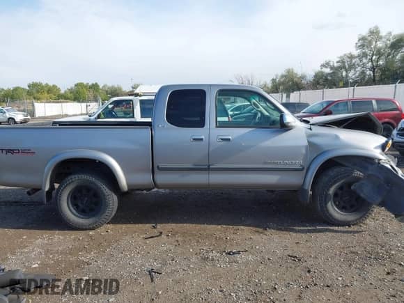 2005 Toyota Tundra SR5 с VIN 5TBBT441X5S458541, выставлен на аукционе IAAI как лот 43279502 с пробегом 176 590 миль миль и . История ставок и продаж доступна на DreamBid. Изображение 13.