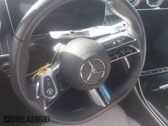 2023 Mercedes-Benz C 300 z VIN W1KAF4GB7PR097128, wystawiony jako IAAI lot #42586565 z przebiegiem Nie podano mil oraz . Historia ofert i sprzedaży dostępna na DreamBid. Obrazek 11.