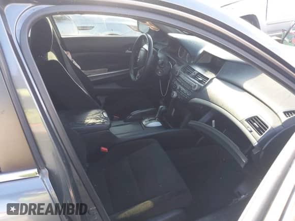 2010 Honda Accord EX с VIN 5KBCP3F72AB003825, выставлен на аукционе IAAI как лот 40726431 с пробегом 172 626 миль миль и . История ставок и продаж доступна на DreamBid. Изображение 5.