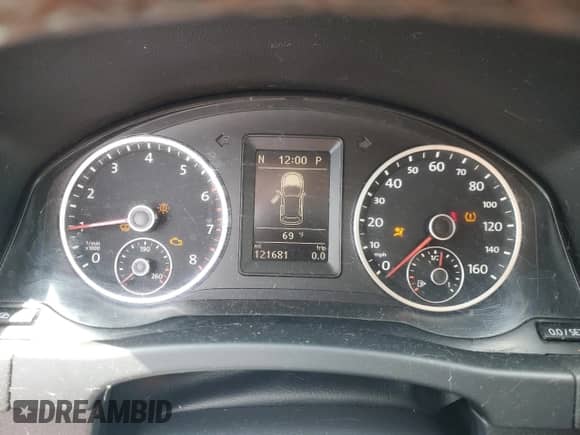 2013 Volkswagen Tiguan SE z VIN WVGAV3AX3DW612758, wystawiony jako Copart lot #53255775 z przebiegiem 121 681 mil mil oraz Czysty tytuł • Clean title. Historia ofert i sprzedaży dostępna na DreamBid. Obrazek 9.