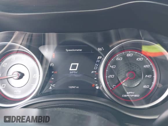 2020 Dodge Charger Police z VIN 2C3CDXKT4LH127503, wystawiony jako IAAI lot #42507460 z przebiegiem 132 947 mil mil oraz . Historia ofert i sprzedaży dostępna na DreamBid. Obrazek 7.