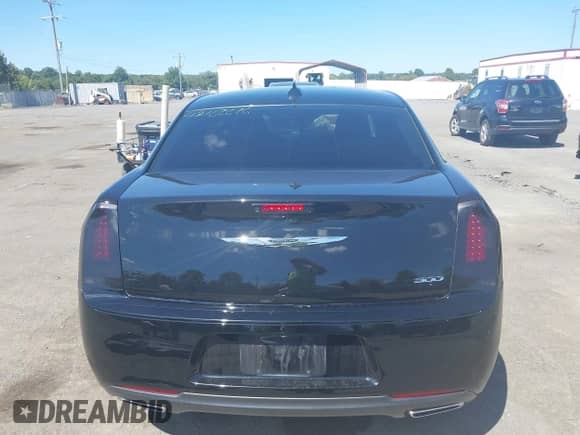 2019 Chrysler 300 Touring with VIN 2C3CCAAG7KH733347, listed as a IAAI auction lot 43162616 with 99,656 mi miles and . Bid and sale history available at DreamBid. Image 16.