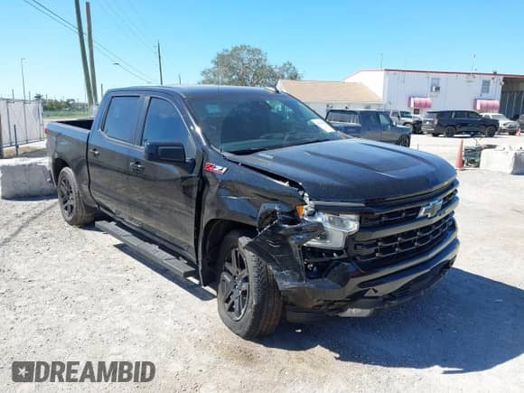 2022 Chevrolet Silverado 1500 RST z VIN 3GCUDEET8NG680920, wystawiony jako IAAI lot #41595611 z przebiegiem 43 457 mil mil oraz . Historia ofert i sprzedaży dostępna na DreamBid. Obrazek 1.
