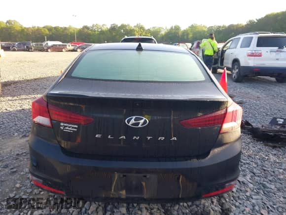 2020 Hyundai Elantra SEL z VIN KMHD84LF0LU954001, wystawiony jako IAAI lot #41991226 z przebiegiem 76 543 mil mil oraz . Historia ofert i sprzedaży dostępna na DreamBid. Obrazek 17.