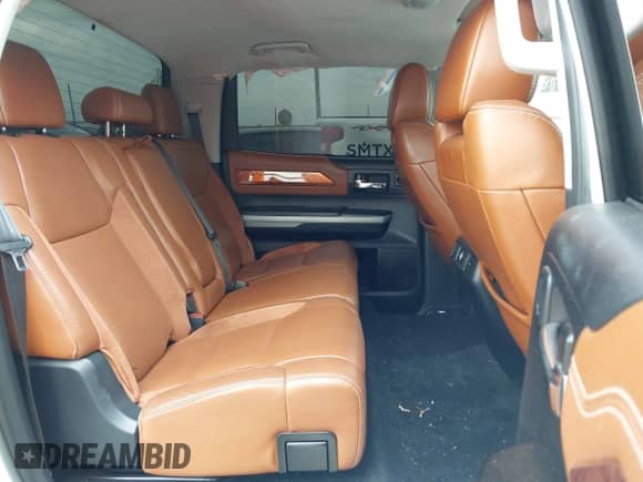 2019 Toyota Tundra SR5 с VIN 5TFAY5F11KX854581, выставлен на аукционе IAAI как лот 42158395 с пробегом 140 691 миль миль и . История ставок и продаж доступна на DreamBid. Изображение 8.