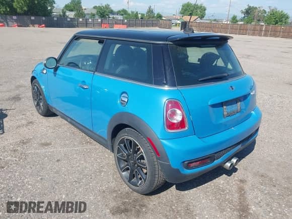 2012 MINI Hardtop S with VIN WMWSV3C55CTY29181, listed as a IAAI auction lot 42621045 with 68,706 mi miles and . Bid and sale history available at DreamBid. Image 3.