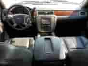 2010 GMC Sierra 1500 SLT z VIN 3GTRKWE2XAG147938, wystawiony jako Copart lot #81413155 z przebiegiem 236 393 mil mil oraz Szkoda całkowita • Salvage title. Historia ofert i sprzedaży dostępna na DreamBid. Obrazek 8.