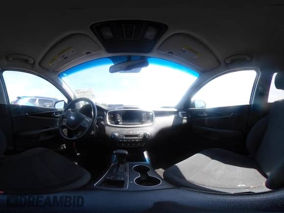 2019 Kia Sorento L с VIN 5XYPG4A30KG437195, выставлен на аукционе IAAI как лот 42848424 с пробегом 154 684 миль миль и . История ставок и продаж доступна на DreamBid. Изображение 18.