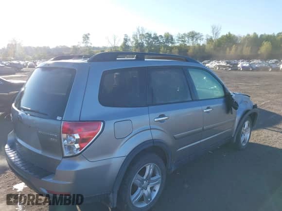 2010 Subaru Forester X Limited z VIN JF2SH6DC6AH715152, wystawiony jako IAAI lot #43410868 z przebiegiem 213 612 mil mil oraz . Historia ofert i sprzedaży dostępna na DreamBid. Obrazek 4.