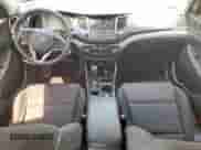 2017 Hyundai Tucson SE с VIN KM8J33A43HU423010, выставлен на аукционе Copart как лот 65363145 с пробегом 93 578 миль миль и Чистый • Clean title. История ставок и продаж доступна на DreamBid. Изображение 8.