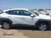2025 Hyundai Kona SE с VIN KM8HACAB4SU211503, выставлен на аукционе IAAI как лот 42533683 с пробегом 8 429 миль миль и . История ставок и продаж доступна на DreamBid. Изображение 14.