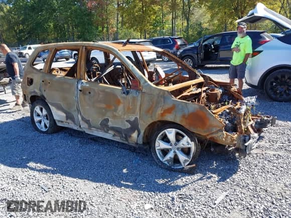 2014 Subaru Forester Premium with VIN JF2SJAEC0EH431625, listed as a IAAI auction lot 43352304 with Not provided miles and . Bid and sale history available at DreamBid. Image 1.