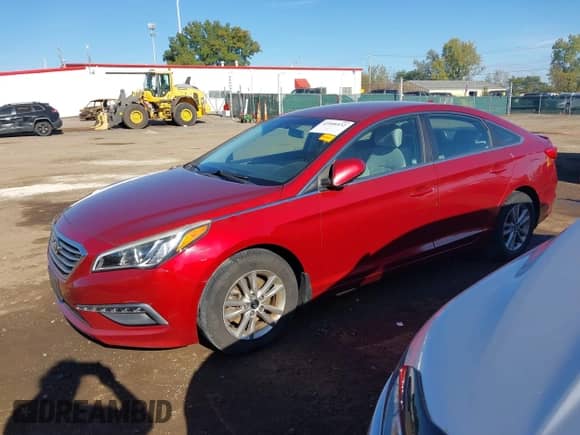 2015 Hyundai Sonata SE с VIN 5NPE24AF1FH224920, выставлен на аукционе IAAI как лот 43408532 с пробегом 78 004 миль миль и . История ставок и продаж доступна на DreamBid. Изображение 2.