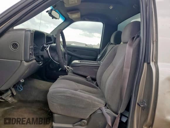 2003 Chevrolet Silverado 1500 LS z VIN 1GCEC14X83Z119411, wystawiony jako Copart lot #81822015 z przebiegiem 146 594 mil mil oraz Szkoda całkowita • Salvage title. Historia ofert i sprzedaży dostępna na DreamBid. Obrazek 7.