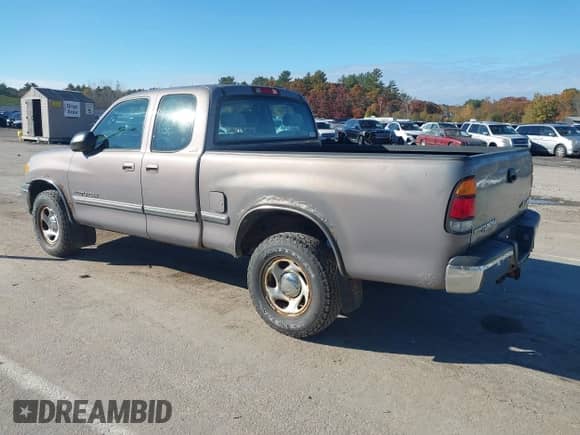 2001 Toyota Tundra SR5 with VIN 5TBBT44191S138203, listed as a IAAI auction lot 43498336 with 185,231 mi miles and . Bid and sale history available at DreamBid. Image 3.