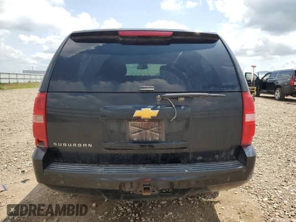 2014 Chevrolet Suburban LT с VIN 1GNSKJE77ER205016, выставлен на аукционе Copart как лот 61070575 с пробегом 154 571 миль миль и Списание • Salvage title. История ставок и продаж доступна на DreamBid. Изображение 6.