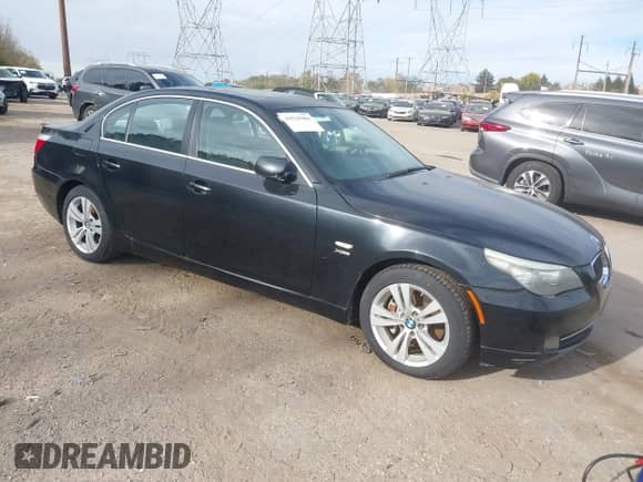 2009 BMW 5 Series 528i xDrive with VIN WBANV13569C156122, listed as a IAAI auction lot 43529484 with 173,996 mi miles and . Bid and sale history available at DreamBid. Image 1.