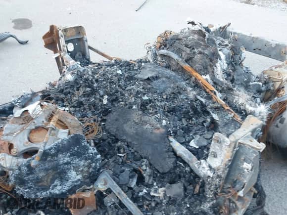 2011 Chevrolet Corvette Z16 Grand Sport 3LT с VIN 1G1YW2DW9B5105548, выставлен на аукционе IAAI как лот 41741334 с пробегом Не указан миль и . История ставок и продаж доступна на DreamBid. Изображение 5.