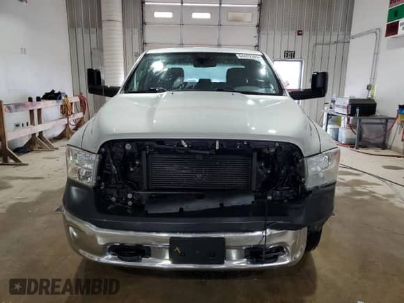 2016 Ram 1500 Tradesman z VIN 1C6RR7SM1GS198745, wystawiony jako Copart lot #64472385 z przebiegiem 211 903 mil mil oraz Szkoda całkowita • Salvage title. Historia ofert i sprzedaży dostępna na DreamBid. Obrazek 5.