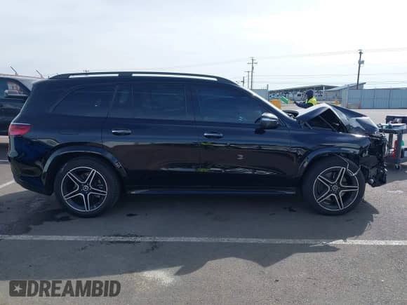 2025 Mercedes-Benz GLS 450 with VIN 4JGFF5KE1SB342204, listed as a IAAI auction lot 42007814 with 6,215 mi miles and . Bid and sale history available at DreamBid. Image 13.