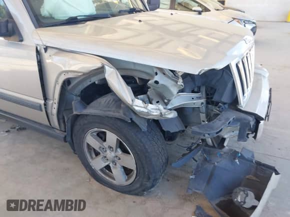 2008 Jeep Commander Sport с VIN 1J8HG48K98C175412, выставлен на аукционе IAAI как лот 42950799 с пробегом 140 226 миль миль и . История ставок и продаж доступна на DreamBid. Изображение 6.
