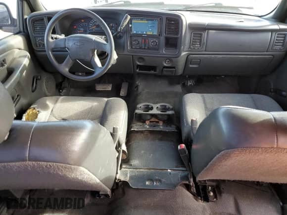 2006 Chevrolet Silverado 1500 LS with VIN 1GCEC19X86Z113816, listed as a Copart auction lot 44945075 with 153,592 mi miles and Non repairable. Bid and sale history available at DreamBid. Image 8.