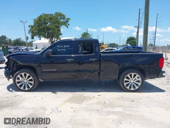 2017 Chevrolet Silverado 1500 Custom с VIN 1GCRCPEC9HZ263024, выставлен на аукционе IAAI как лот 42472981 с пробегом 128 953 миль миль и . История ставок и продаж доступна на DreamBid. Изображение 14.