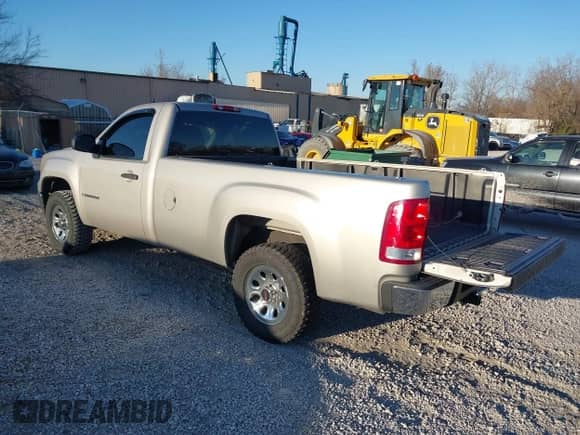 2007 GMC Sierra 1500 Work Truck с VIN 1GTEC14C97Z577591, выставлен на аукционе IAAI как лот 40972175 с пробегом 100 480 миль миль и . История ставок и продаж доступна на DreamBid. Изображение 3.