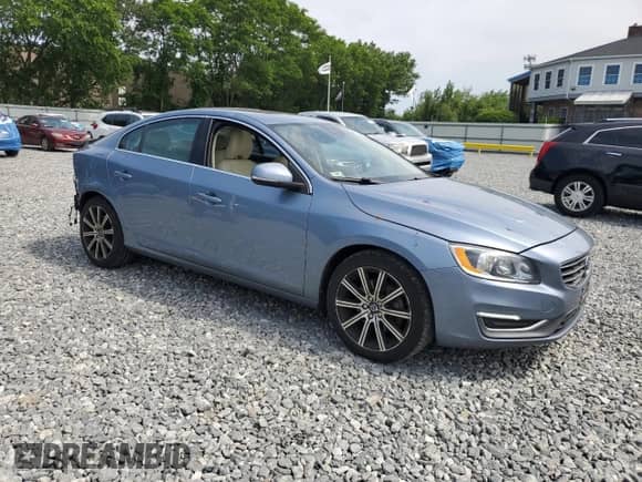 2017 Volvo S60 Inscription с VIN LYV402TK8HB143349, выставлен на аукционе Copart как лот 60250865 с пробегом 109 301 миль миль и Списание • Salvage title. История ставок и продаж доступна на DreamBid. Изображение 4.
