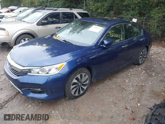 2017 Honda Accord EX-L with VIN JHMCR6F52HC017352, listed as a IAAI auction lot 43300113 with 242,358 mi miles and . Bid and sale history available at DreamBid. Image 2.