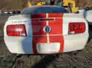 2009 Ford Mustang Shelby GT500 z VIN 1ZVHT88SX95132470, wystawiony jako Copart lot #81079944 z przebiegiem Nie podano mil oraz Szkoda całkowita • Salvage title. Historia ofert i sprzedaży dostępna na DreamBid. Obrazek 6.