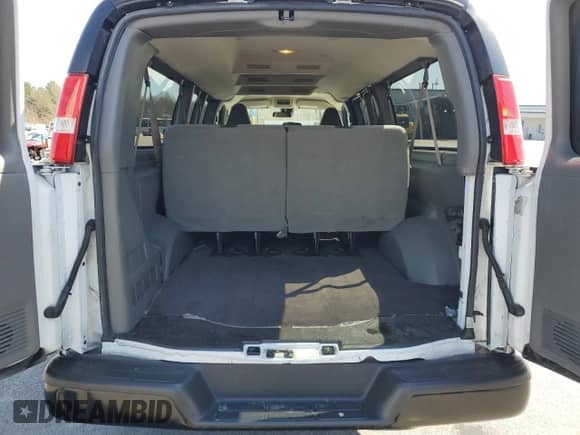 2020 Chevrolet Express Passenger LT с VIN 1GAZGPFG8L1176429, выставлен на аукционе Copart как лот 50260385 с пробегом 91 431 миль миль и Чистый • Clean title. История ставок и продаж доступна на DreamBid. Изображение 10.