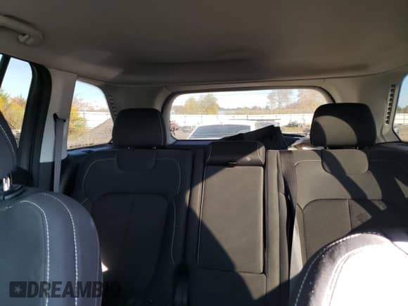 2022 Jeep Grand Cherokee Laredo z VIN 1C4RJHAG4N8612550, wystawiony jako Copart lot #77351844 z przebiegiem 32 317 mil mil oraz Szkoda całkowita • Salvage title. Historia ofert i sprzedaży dostępna na DreamBid. Obrazek 10.