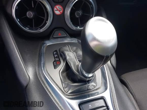 2023 Chevrolet Camaro 1LT с VIN 1G1FB3DS6P0152305, выставлен на аукционе IAAI как лот 42907134 с пробегом 44 587 миль миль и . История ставок и продаж доступна на DreamBid. Изображение 6.