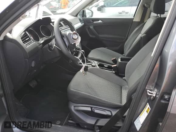 2019 Volkswagen Tiguan S с VIN 3VV0B7AX8KM166069, выставлен на аукционе Copart как лот 70216185 с пробегом 90 250 миль миль и Списание • Salvage title. История ставок и продаж доступна на DreamBid. Изображение 7.