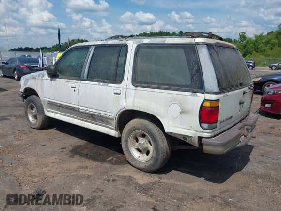 1997 Ford Explorer XL с VIN 1FMDU32X4VUA71215, выставлен на аукционе IAAI как лот 42558656 с пробегом 310 289 миль миль и . История ставок и продаж доступна на DreamBid. Изображение 3.