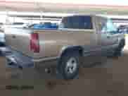 1994 GMC Sierra 1500 z VIN 2GTEC19K2R1548428, wystawiony jako IAAI lot #42664797 z przebiegiem 298 436 mil mil oraz . Historia ofert i sprzedaży dostępna na DreamBid. Obrazek 4.