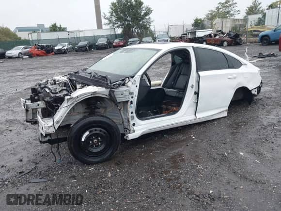 2018 Honda Accord EX-L z VIN 1HGCV1F56JA002517, wystawiony jako IAAI lot #43427065 z przebiegiem Nie podano mil oraz . Historia ofert i sprzedaży dostępna na DreamBid. Obrazek 19.