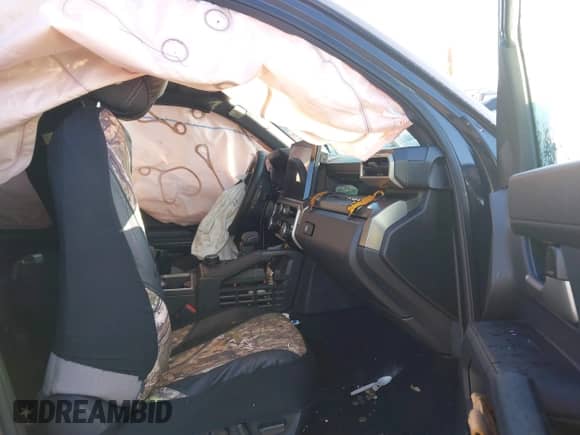 2024 Toyota Tacoma SR5 with VIN 3TMLB5JN3RM028853, listed as a IAAI auction lot 40990601 with 10,095 mi miles and . Bid and sale history available at DreamBid. Image 5.
