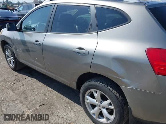 2008 Nissan Rogue S z VIN JN8AS58T88W012713, wystawiony jako IAAI lot #43390041 z przebiegiem 142 892 mil mil oraz . Historia ofert i sprzedaży dostępna na DreamBid. Obrazek 12.