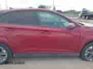 2023 Hyundai Kona SE z VIN KM8K23AG9PU193585, wystawiony jako IAAI lot #43518385 z przebiegiem 70 405 mil mil oraz . Historia ofert i sprzedaży dostępna na DreamBid. Obrazek 13.