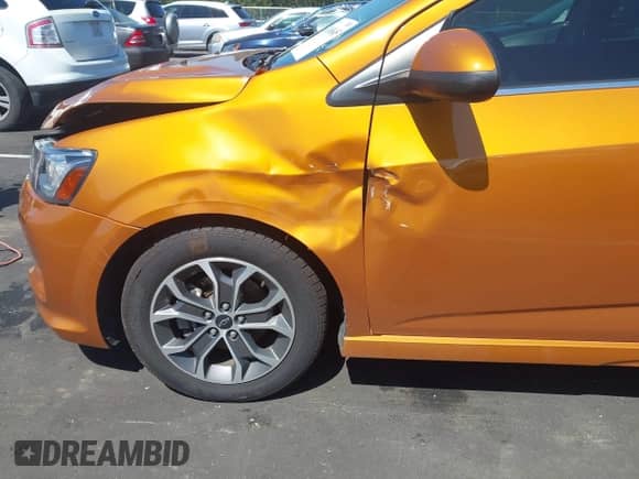 2019 Chevrolet Sonic LT с VIN 1G1JD6SB3K4115853, выставлен на аукционе IAAI как лот 43168645 с пробегом 71 808 миль миль и . История ставок и продаж доступна на DreamBid. Изображение 20.